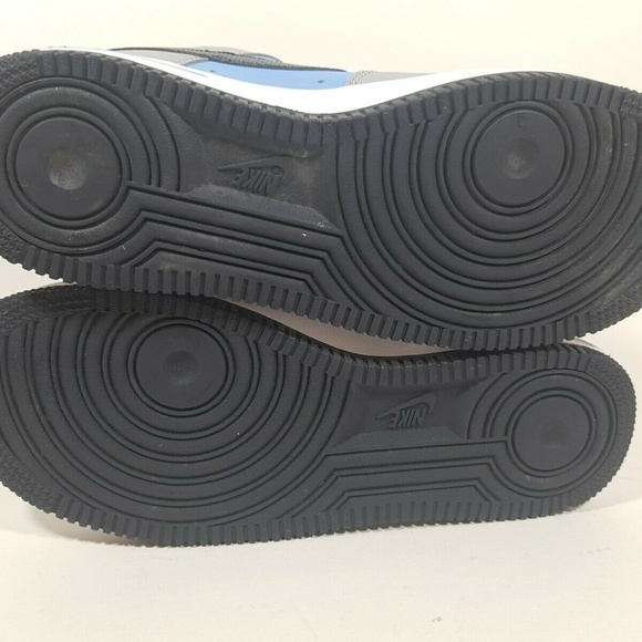 NIKE AIR FORCE 1 GS LOW BASKETBALL BOYS SHOES - Picture 7 of 8